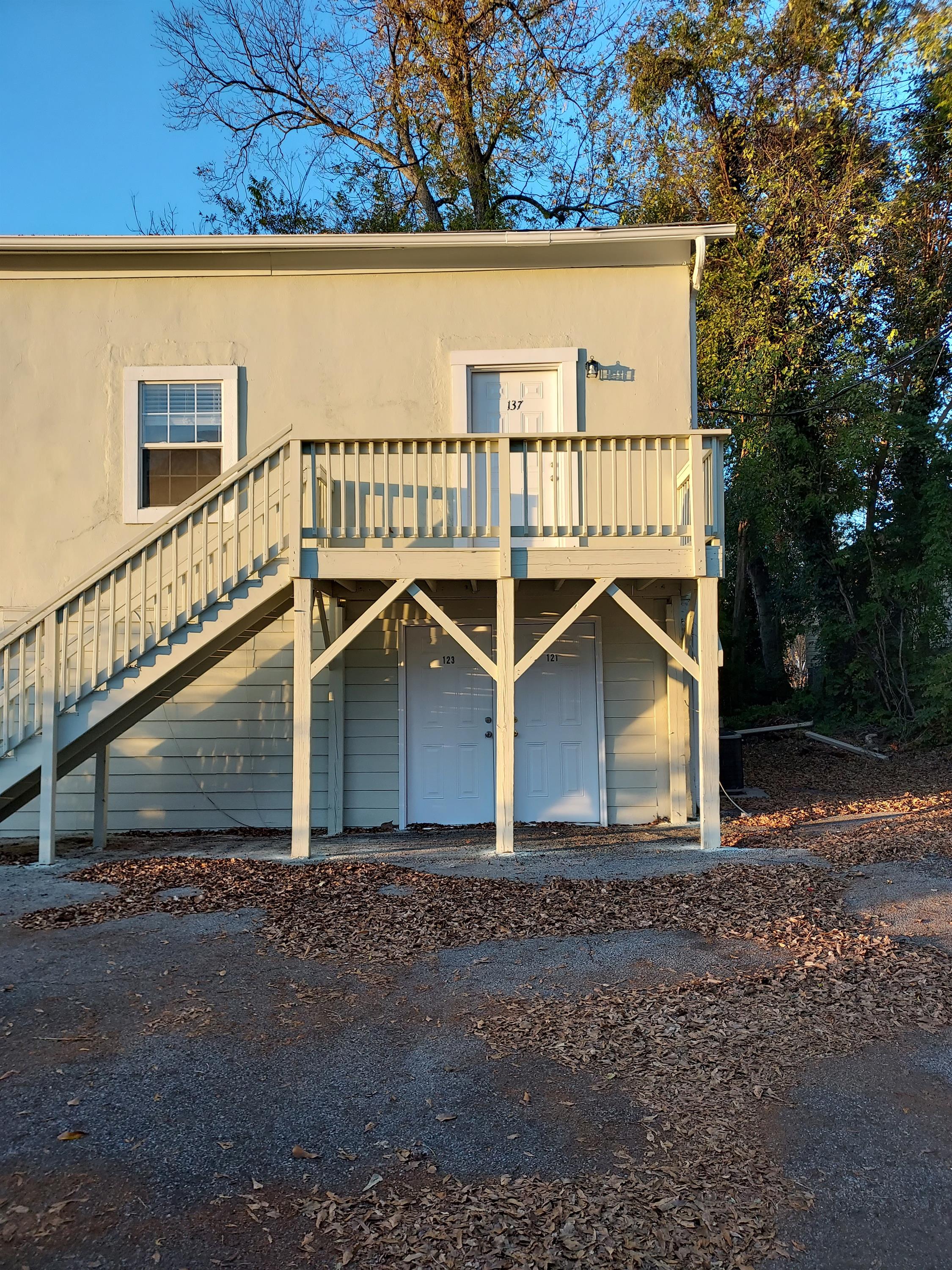 121 Sharpe Street - 137